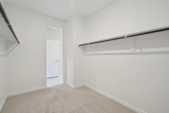 Building Photo - 512 Midnight Oak Dr