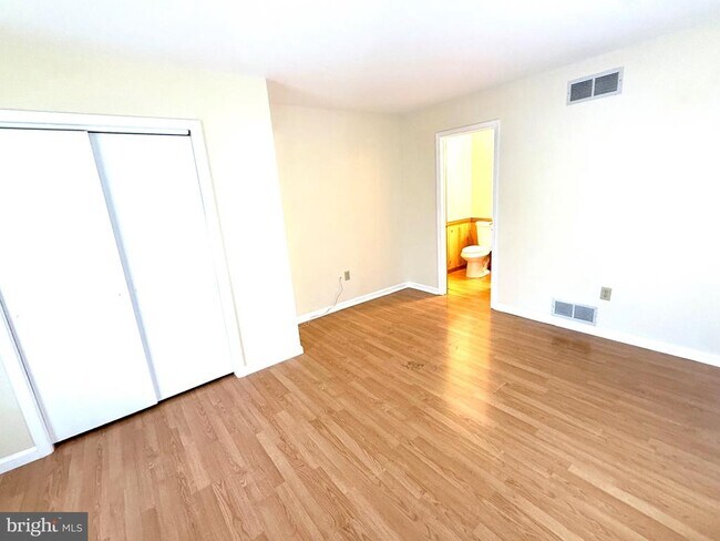 Building Photo - 402 Kiamensi Rd