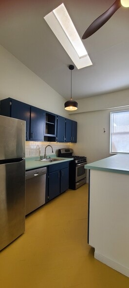 Building Photo - 817 Slate Ave NW