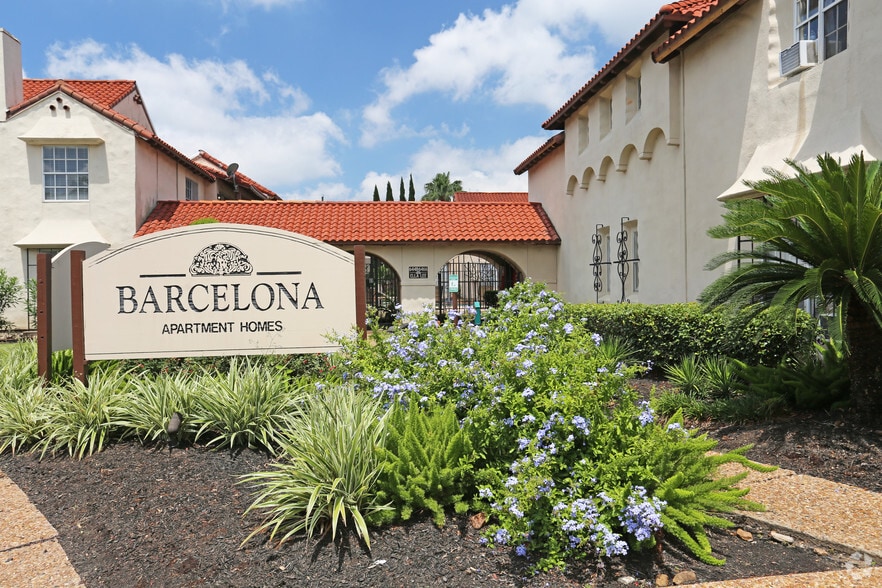 Barcelona 6434 Ella Lee Houston TX 77057 Apartment Finder