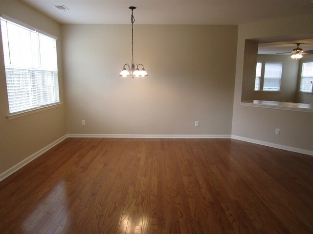 Building Photo - 406 Howell Xing