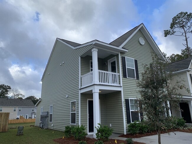 Building Photo - 235 Spencer Cir