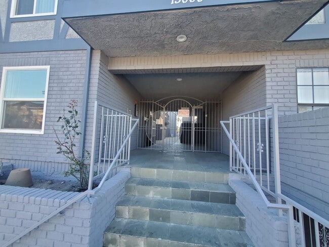 Building Photo - 15000 Burbank Blvd