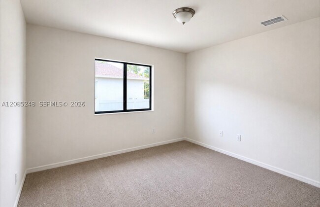 Building Photo - 2208 NW 42nd Pl