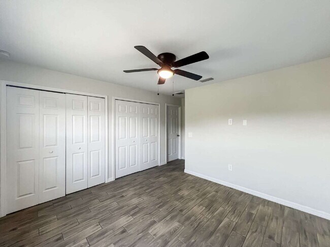 Building Photo - Move-In Special! Half Month FREE – APPLY by November 30th – Modern 3BR/2BA Duplex in Lehigh Acres...