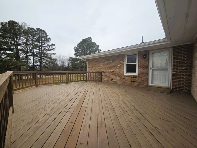 Building Photo - Remodeled ranch on large serene lot in Amelia County.