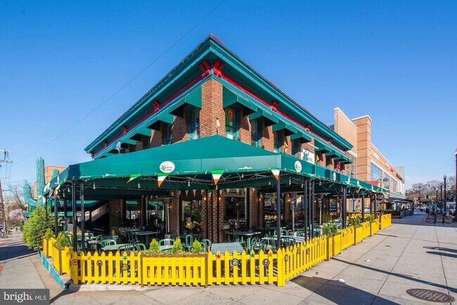 Building Photo - 4201 Cathedral Ave NW