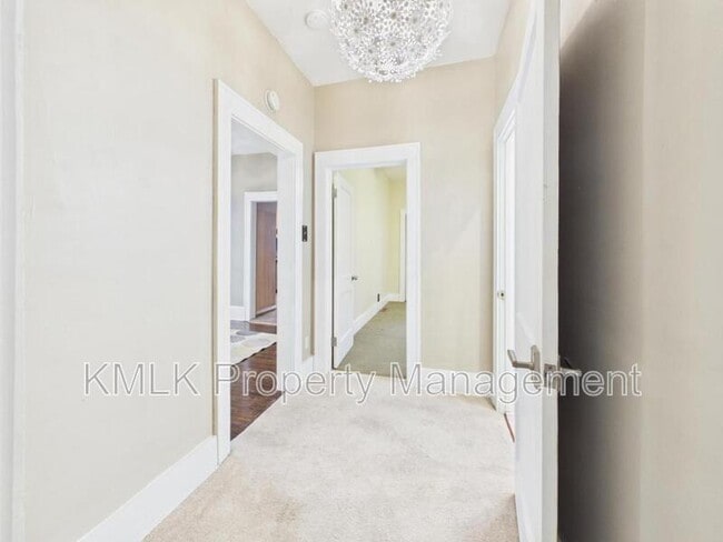 Building Photo - 1238 Sawyer Ave