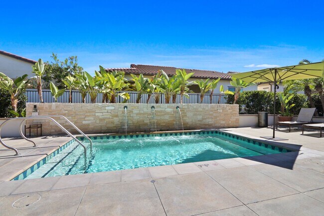 Building Photo - Gated 55 and older 3 bedroom 2 bathroom Ovation at Flora Park