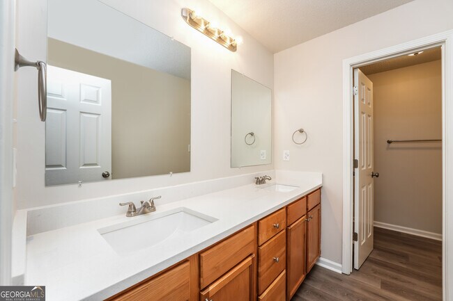 Building Photo - 4821 Brookwood Pl