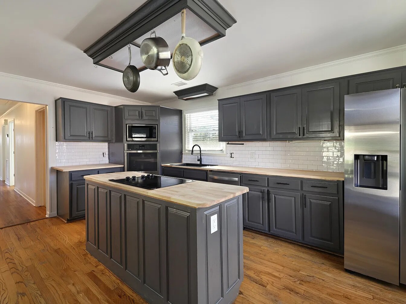 Building Photo - 436 Foothill Dr