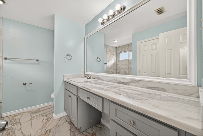 Building Photo - 6710 Bellaire Gardens Dr