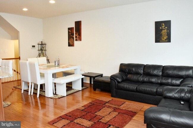 Building Photo - 7430 Rigby Pl