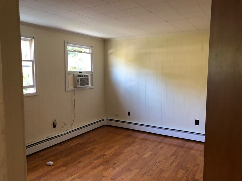 1st FL - 37 E Broad St