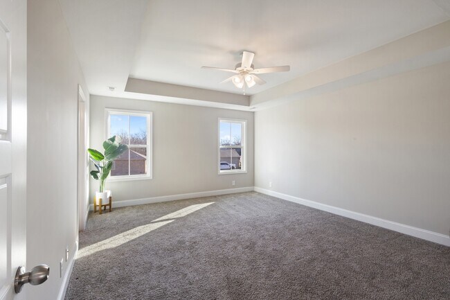 Building Photo - 2433 Bucklin Dr