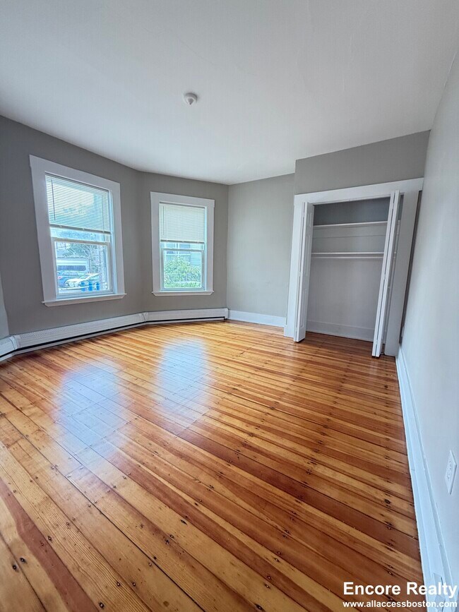 Building Photo - 6 Bowdoin Park