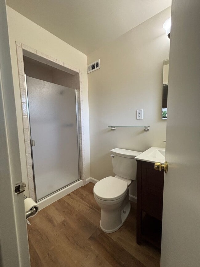Building Photo - Well maintained 3 bed/2 bath in Santa Clara, bring your pet :)