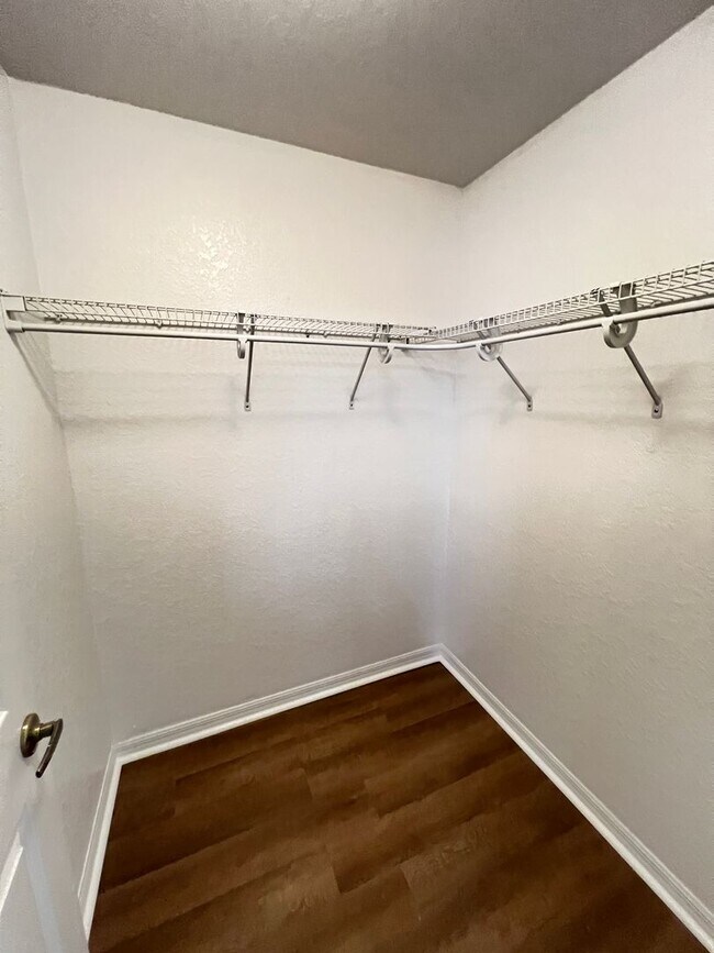 Building Photo - Your 3BD/2BA Peaceful Retreat in the Heart of Ocala!