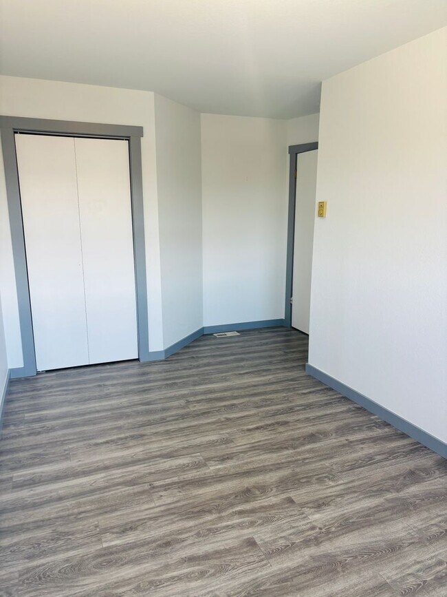 Building Photo - Renovated 3BR condo w/ garage & private yard **MOVE IN SPECIAL - See details below**