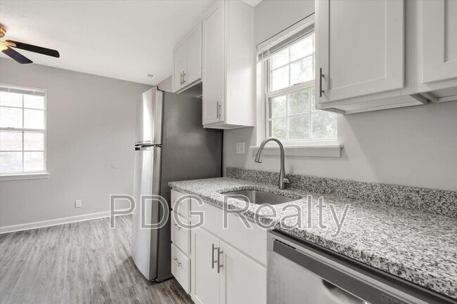 Building Photo - 12014 Morningside Dr