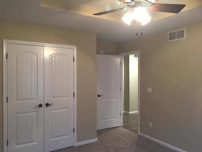 Building Photo - 4Bed/3Bath, House, Quiet Subdivision!