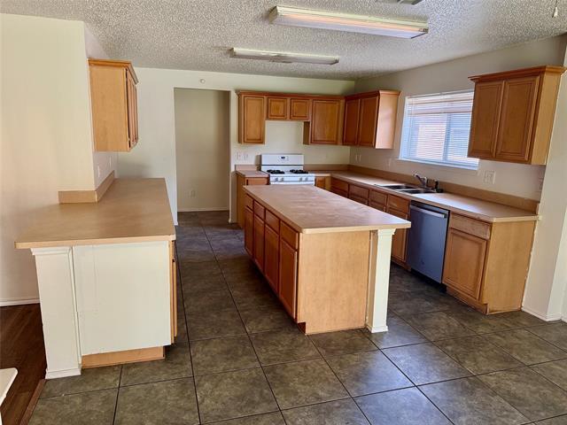 Building Photo - 7121 Lake Hawkins Dr