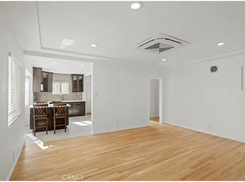 Building Photo - 300 W Hillsdale St