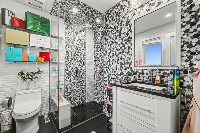 Building Photo - 2076 Valley Lo Ln