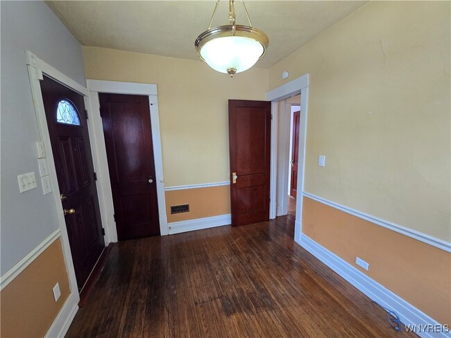 Building Photo - 137 Commonwealth Ave