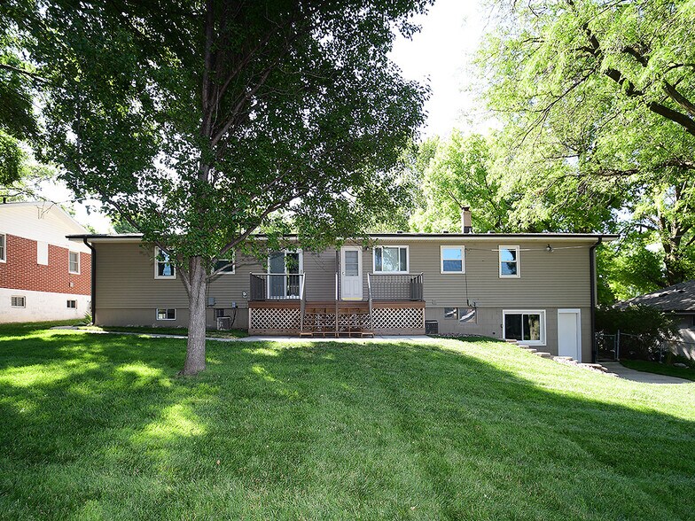 Building Photo - 3330 S 82nd St