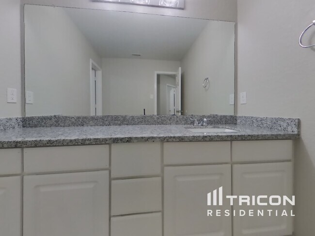 Building Photo - 12303 Kings Garden Ct