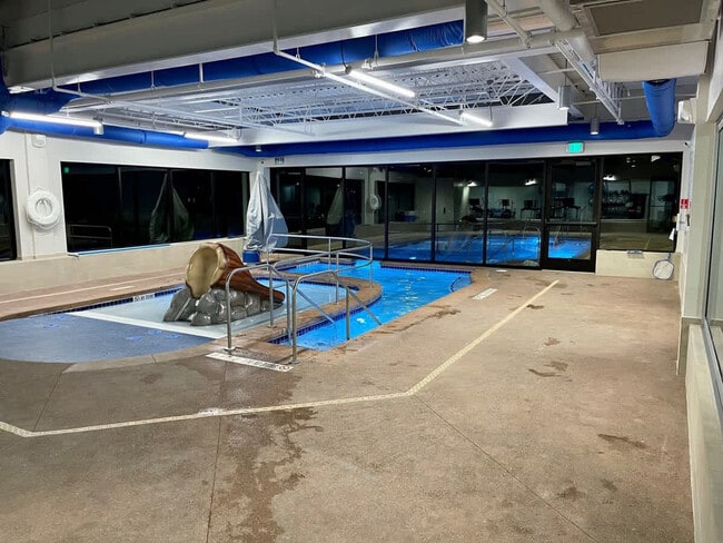 Building Photo - 535 South Park Avenue