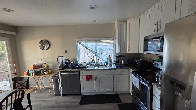 Building Photo - 1322 Carnell Ct