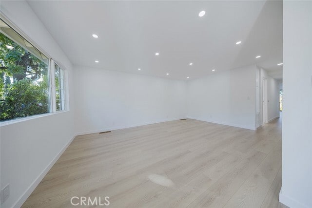 Building Photo - 10431 Las Lunitas Ave