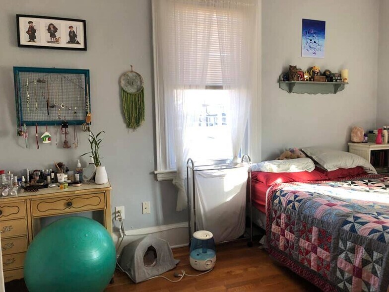 Bedroom - 3404 Baltimore Ave