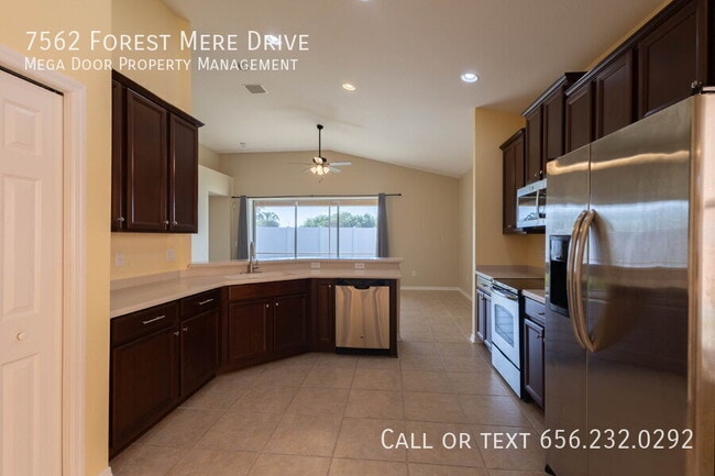 Building Photo - 7562 Forest Mere Dr