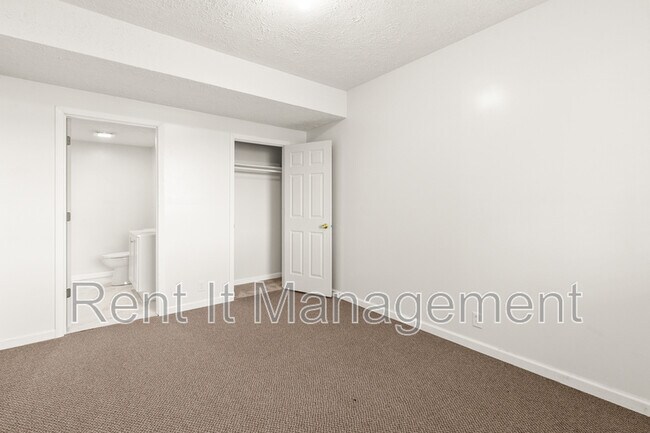 Building Photo - 7425 N 77th Ave