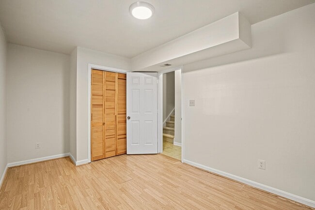 Building Photo - 1141 N Vernon St
