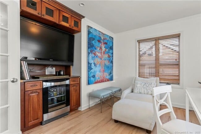 Building Photo - 4 Scofield Pl