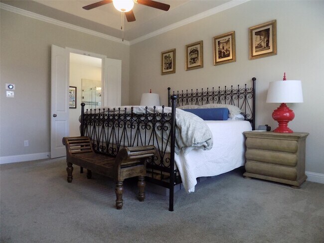 Building Photo - 2440 Vaquero Ln