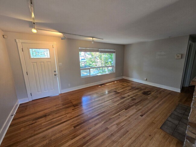 Building Photo - 15502 9th Ave NE