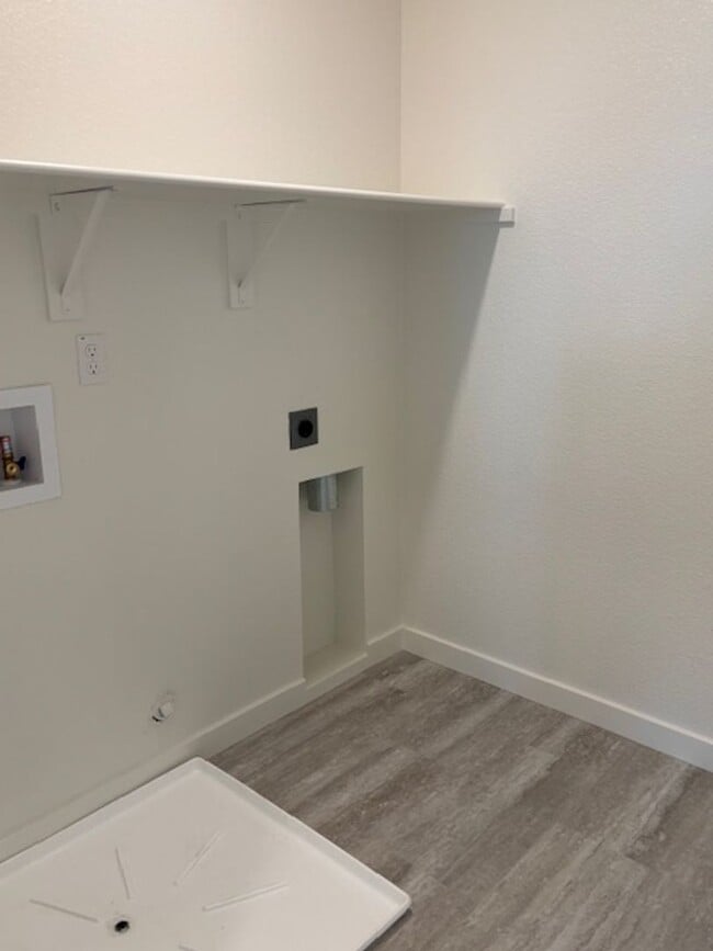 Building Photo - Brand new DR Horton Solar Smart Home