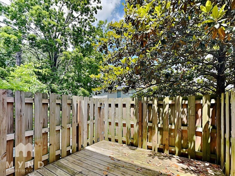 Building Photo - 5510 Country Dr