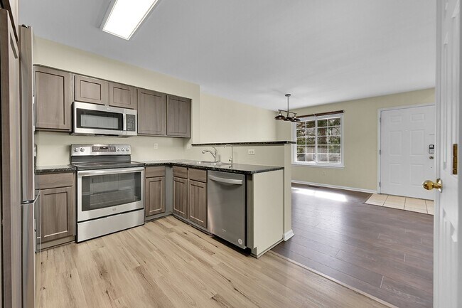Building Photo - $2,670.95 - 2-bed. 2.5-bath Townhome in Westminster with In Unit Laundry!