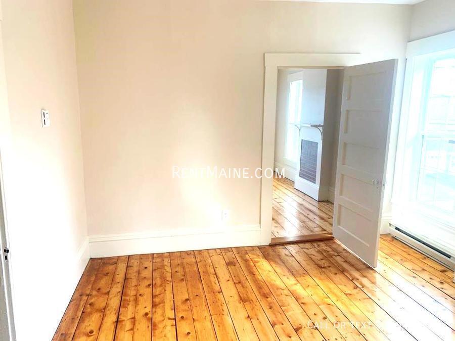 Building Photo - 3 Cushing St