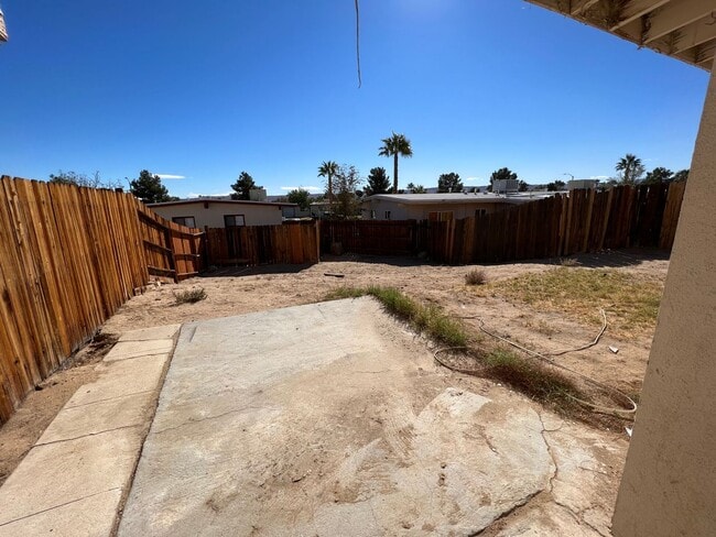 Building Photo - 312 Sahara Dr