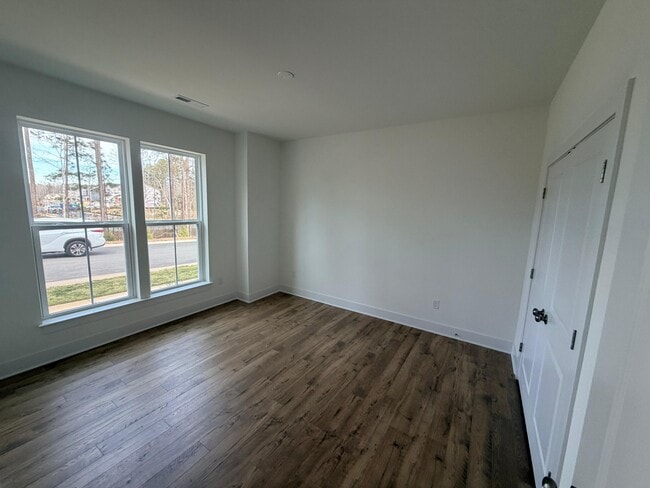 Building Photo - 15307 Sunray Aly