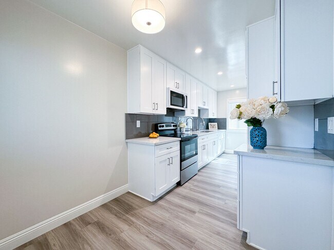 Building Photo - bro411