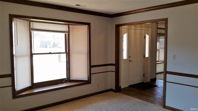 Building Photo - 2939 Woodside Ct