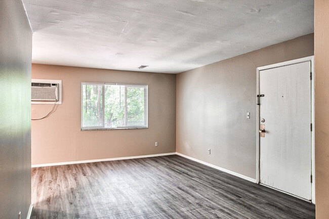 Building Photo - Continental Terrace